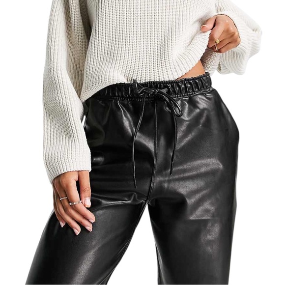 ⚫️Abercrombie & Fitch faux leather sweatpants in black⚫️ - Picture 2 of 10